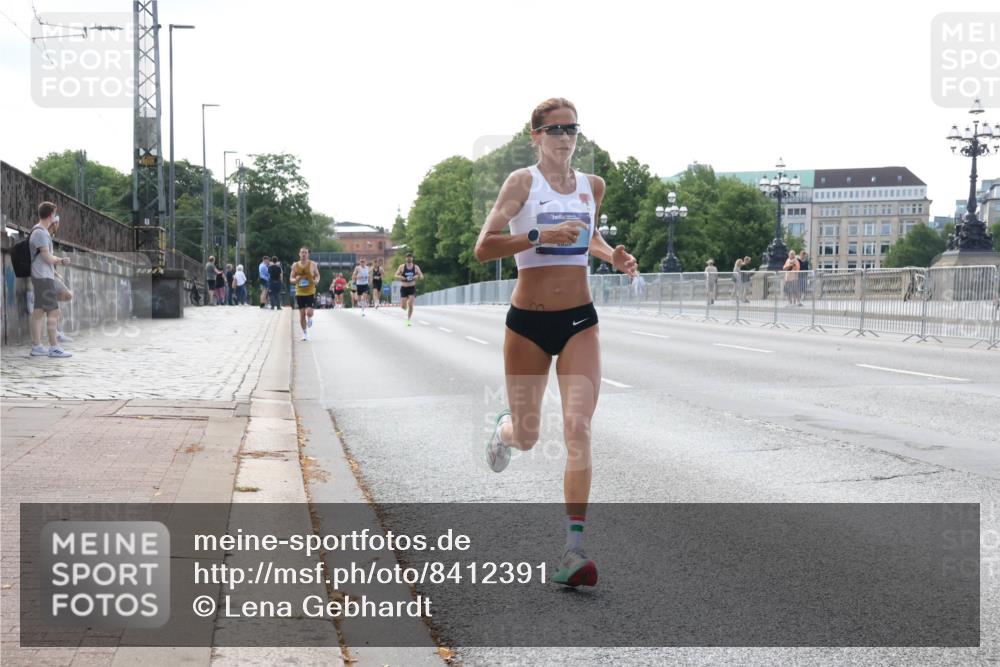 29.06.2025 - hella hamburg halbmarathon Lena Gebhardt http://msf.ph/oto/8412391 29.06.2025 09:39:34 Lombardsbrücke 51, 4524, 6699, 11342, 11678, 13016, 14188, 14932, 15166, 16529, 16548, 17402, 18694, 18848, 19072, 19108 meine-sportfotos.de