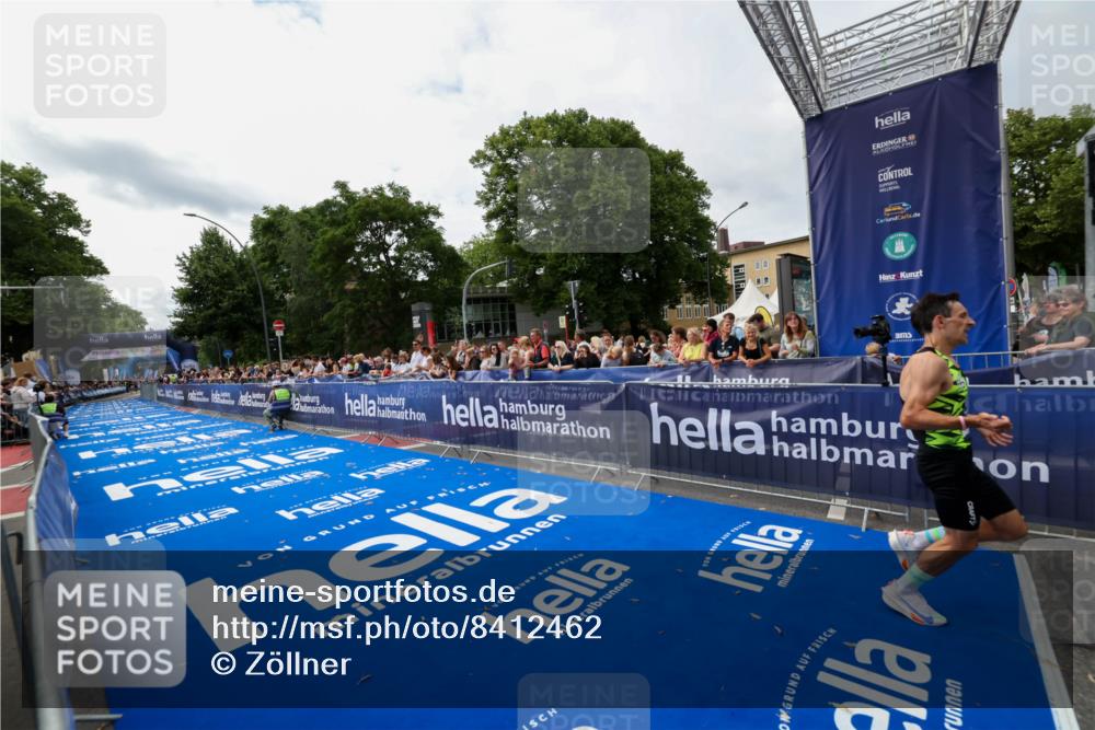 29.06.2025 - hella hamburg halbmarathon Zöllner http://msf.ph/oto/8412462 29.06.2025 10:23:16 Ziel 18930 meine-sportfotos.de