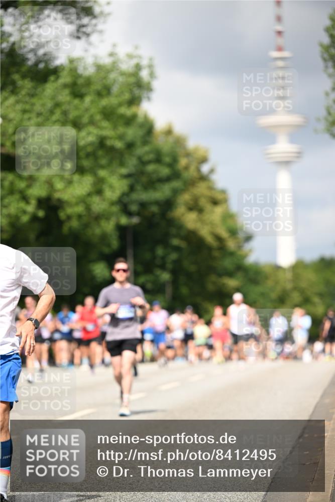 29.06.2025 - hella hamburg halbmarathon Dr. Thomas Lammeyer http://msf.ph/oto/8412495 29.06.2025 10:43:26 Kennedybrücke 1451, 1856, 1883, 2092, 2498, 2524, 2534, 2660, 3307, 3726, 4028, 4410, 4603, 4964, 5617, 5684, 5735, 6112, 6342, 6343, 7263, 7341, 7350, 7589, 7684, 7815, 8783, 10315, 10604, 10696, 11059, 11129, 11313, 11381, 11382 meine-sportfotos.de