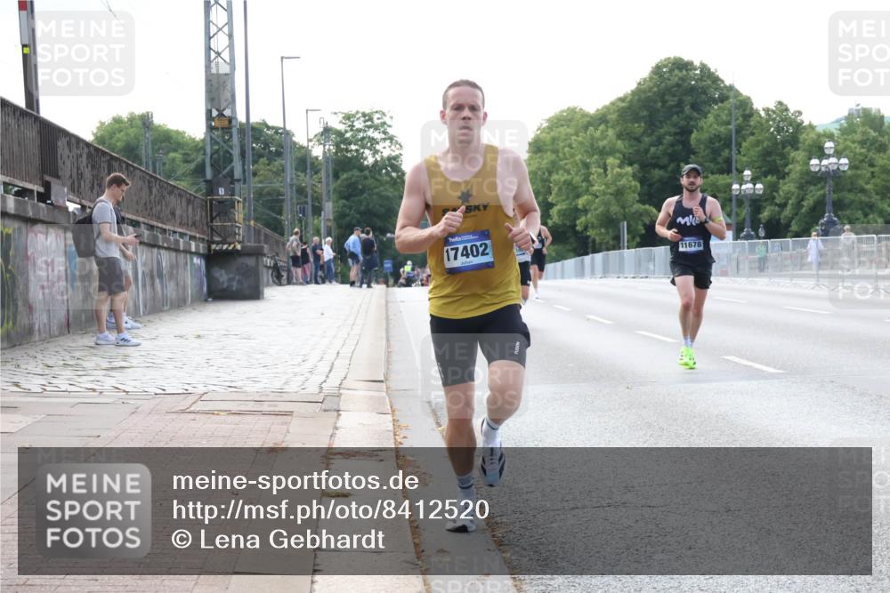 29.06.2025 - hella hamburg halbmarathon Lena Gebhardt http://msf.ph/oto/8412520 29.06.2025 09:39:40 Lombardsbrücke 17402, 11678, 51, 4524, 6380, 6699, 11342, 11678, 13016, 14188, 14932, 14933, 15166, 16548, 17402, 18694, 18848, 19072, 19108 meine-sportfotos.de