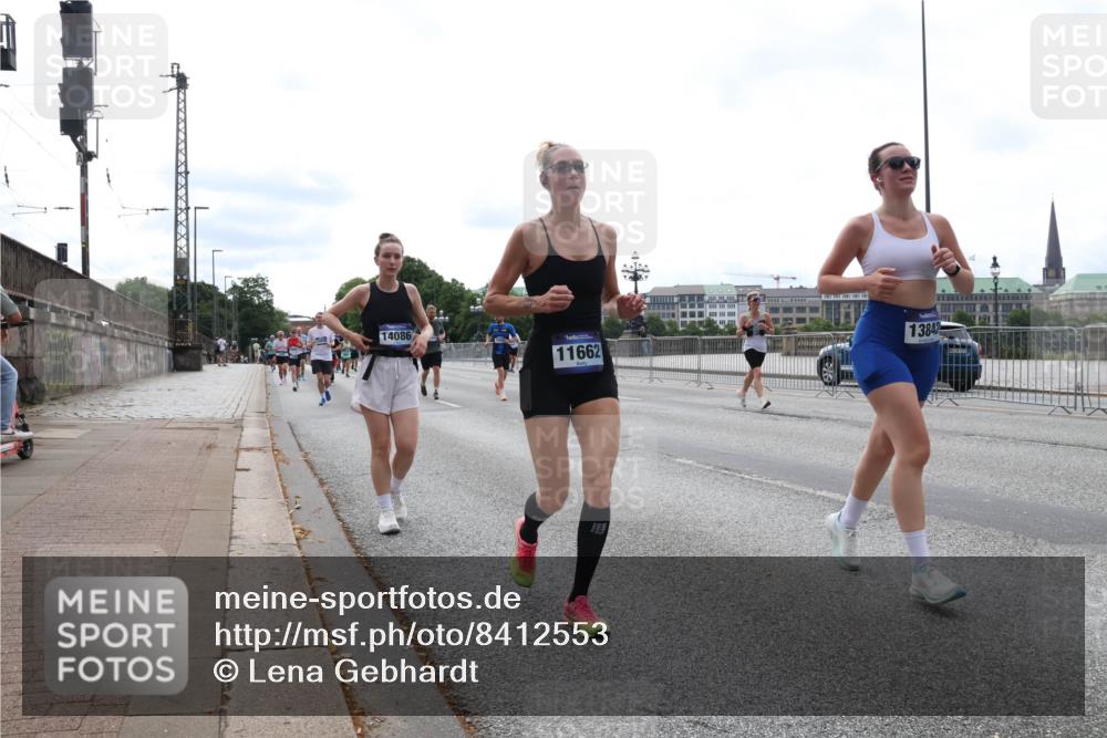 29.06.2025 - hella hamburg halbmarathon Lena Gebhardt http://msf.ph/oto/8412553 29.06.2025 10:25:40 Lombardsbrücke 14086, 11662, 13842, 1093, 1305, 1479, 1481, 1627, 2278, 3343, 3765, 3961, 3963, 4378, 4797, 5028, 5497, 5564, 5814, 6663, 6869, 8881, 8962, 9811, 9927, 10104, 10219, 10845, 10846, 11157, 11596, 11662, 11699, 11828, 12074, 12505, 12838, 13510, 13653, 13842, 14086, 14223, 14936, 15016, 15119, 15283, 16289, 16354, 16381, 16421, 16422, 16927, 17369 meine-sportfotos.de