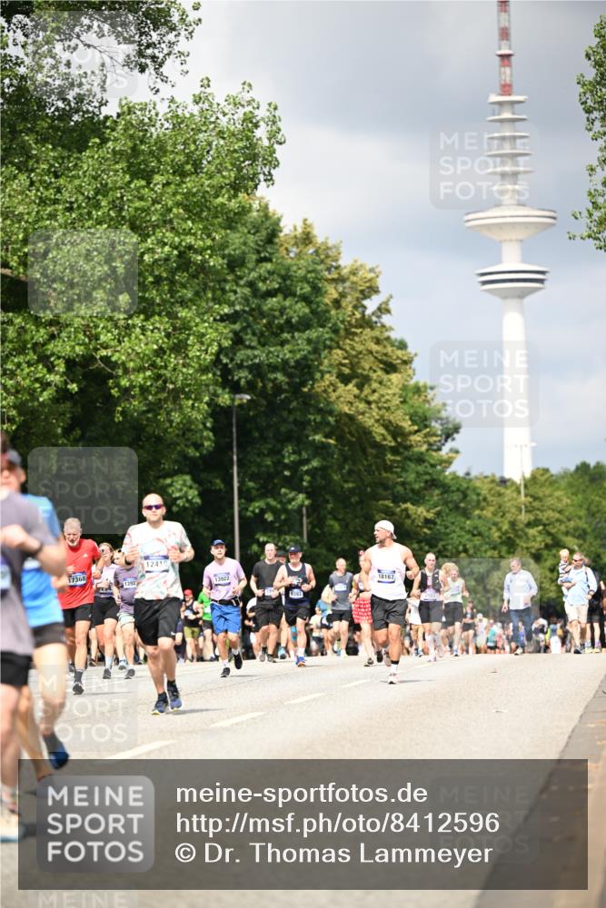 29.06.2025 - hella hamburg halbmarathon Dr. Thomas Lammeyer http://msf.ph/oto/8412596 29.06.2025 10:43:29 Kennedybrücke 1451, 1856, 1883, 2092, 2498, 2524, 2534, 2660, 3307, 3726, 4028, 4410, 4603, 4964, 5617, 5684, 5735, 6112, 6342, 6343, 6611, 7263, 7341, 7350, 7589, 7684, 7815, 8243, 8783, 9393, 10315, 10554, 10604, 10696, 11059, 11129, 11313, 11381, 11382 meine-sportfotos.de