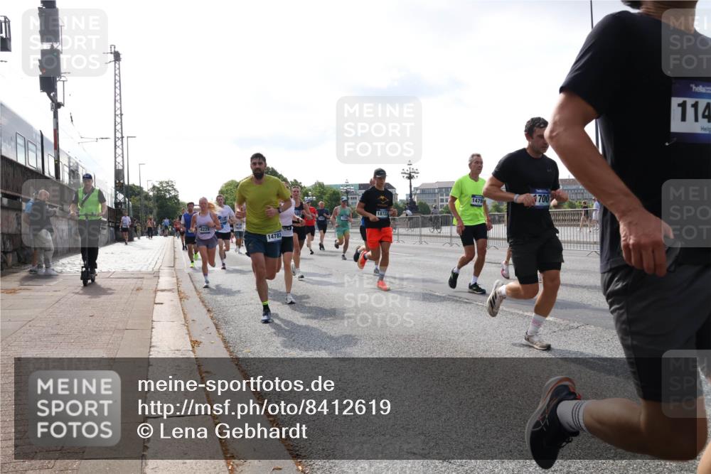 29.06.2025 - hella hamburg halbmarathon Lena Gebhardt http://msf.ph/oto/8412619 29.06.2025 09:50:31 Lombardsbrücke 18723, 14783, 1479, 700, 114, 1209, 1358, 1615, 1675, 1688, 1697, 1700, 1803, 1882, 2415, 2568, 2675, 2719, 2826, 3332, 3626, 4205, 4229, 4380, 4398, 4823, 5248, 5409, 5436, 5472, 5508, 5745, 5752, 5791, 5803, 5916, 6080, 6458, 6529, 6649, 6686, 6687, 6704, 7026, 7774, 8450, 8958, 9017, 9116, 9294, 9302, 9365, 9711, 9979, 10064, 10218, 10783, 10894, 10922, 11281, 11284, 11305, 11379, 11767, 12292, 12540, 12554, 12895, 13725 meine-sportfotos.de