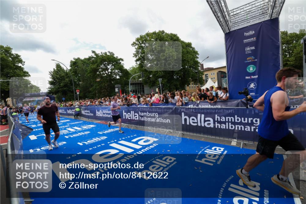 29.06.2025 - hella hamburg halbmarathon Zöllner http://msf.ph/oto/8412622 29.06.2025 10:46:56 Ziel 1139, 4091, 13940, 14385, 17172, 17492, 17669, 17892, 19105 meine-sportfotos.de