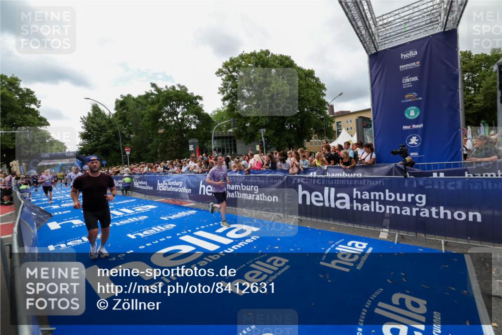 29.06.2025 - hella hamburg halbmarathon Zöllner http://msf.ph/oto/8412631 29.06.2025 10:46:57 Ziel 1139, 1689, 4091, 13940, 14385, 14594, 16081, 17172, 17492, 17892, 17979, 19105 meine-sportfotos.de