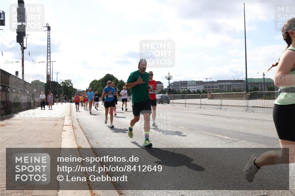 29.06.2025 - hella hamburg halbmarathon Lena Gebhardt http://msf.ph/oto/8412649 29.06.2025 10:04:39 Lombardsbrücke 1213, 40, 1126, 1213, 1316, 1347, 1377, 1559, 1674, 2011, 2463, 2628, 2698, 2852, 2979, 3994, 4146, 4293, 4394, 4538, 4587, 4951, 5354, 5365, 5869, 5976, 6311, 6709, 8049, 8217, 9019, 9489, 10100, 10213, 10709, 10756, 10834, 10962, 11088, 11551, 11582, 12004, 12005, 12125, 12924, 12998, 13242, 13533, 13625, 14340, 14436, 14917, 15525, 15532, 16128, 16145, 16357, 16579, 16753, 16989, 16995, 17071, 17113, 17434, 17437, 17814 meine-sportfotos.de
