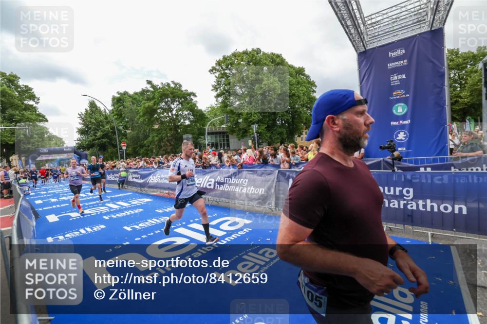 29.06.2025 - hella hamburg halbmarathon Zöllner http://msf.ph/oto/8412659 29.06.2025 10:46:58 Ziel 1139, 1689, 4091, 13728, 14385, 14449, 14594, 16081, 17172, 17492, 17892, 17979, 19105 meine-sportfotos.de