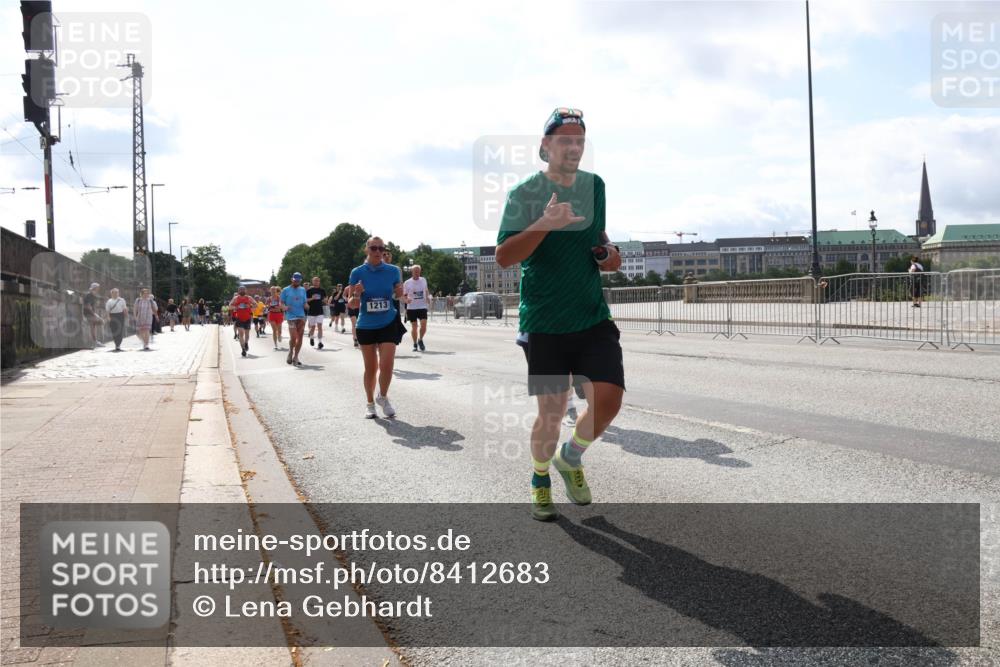 29.06.2025 - hella hamburg halbmarathon Lena Gebhardt http://msf.ph/oto/8412683 29.06.2025 10:04:40 Lombardsbrücke 1213, 1126, 1213, 1316, 1347, 1377, 1559, 1674, 2011, 2463, 2628, 2698, 2852, 2979, 3994, 4146, 4293, 4394, 4538, 4587, 4951, 5354, 5365, 5869, 5976, 6311, 6709, 8049, 8217, 9019, 9489, 10100, 10213, 10709, 10756, 10834, 10962, 11088, 11551, 11582, 12004, 12005, 12125, 12924, 12998, 13242, 13533, 13625, 14340, 14436, 14917, 15532, 16128, 16134, 16145, 16357, 16579, 16753, 16989, 16995, 17071, 17113, 17434, 17437, 17814 meine-sportfotos.de