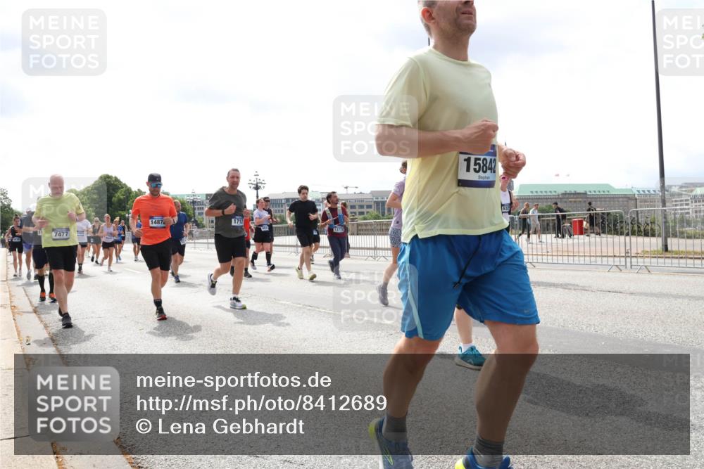 29.06.2025 - hella hamburg halbmarathon Lena Gebhardt http://msf.ph/oto/8412689 29.06.2025 10:41:58 Lombardsbrücke 1487, 1712, 7477, 13772, 15842, 1039, 1314, 1509, 1623, 1648, 1712, 1752, 2145, 2153, 2523, 2974, 3276, 3326, 3459, 3460, 3568, 4329, 4541, 4735, 4736, 4787, 4885, 5419, 5432, 5671, 6136, 6137, 6153, 6320, 6430, 6436, 6450, 6618, 6837, 6846, 6917, 7357, 7477, 7955, 7968, 8004, 8014, 8162, 8163, 8300, 8301, 8443, 8848, 8897, 8908, 9008, 9223, 9370, 9467, 9588, 10027, 10348, 10623, 11011 meine-sportfotos.de