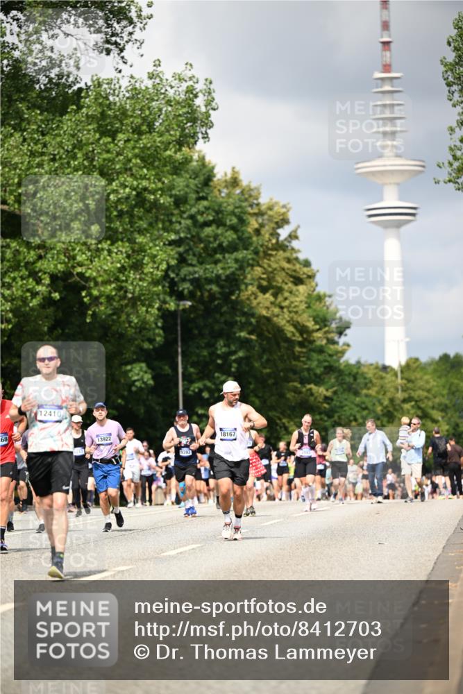 29.06.2025 - hella hamburg halbmarathon Dr. Thomas Lammeyer http://msf.ph/oto/8412703 29.06.2025 10:43:32 Kennedybrücke 1451, 1883, 2092, 2498, 2524, 2534, 2660, 2893, 3307, 4028, 4410, 4603, 4964, 5735, 6112, 6342, 6343, 6611, 7263, 7341, 7350, 7589, 7684, 7815, 8243, 8367, 8783, 9393, 10001, 10315, 10554, 10604, 10696, 11059, 11129, 11313, 11381, 11382 meine-sportfotos.de