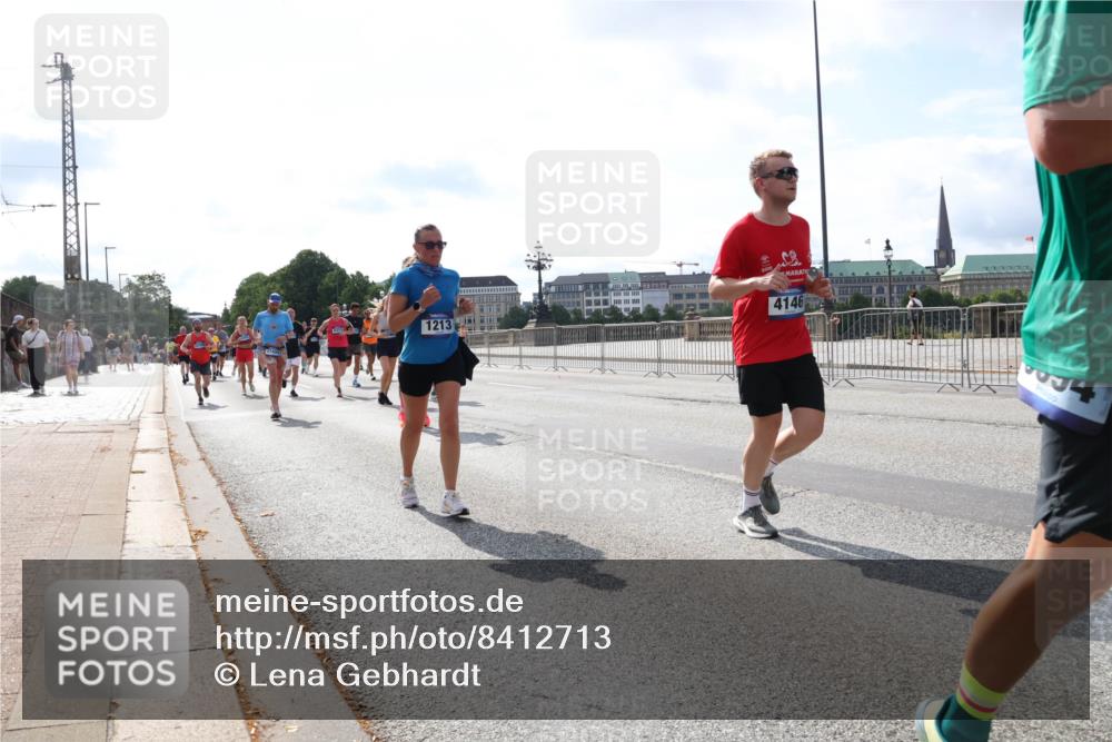 29.06.2025 - hella hamburg halbmarathon Lena Gebhardt http://msf.ph/oto/8412713 29.06.2025 10:04:41 Lombardsbrücke 1213, 4146, 1126, 1213, 1316, 1347, 1377, 1559, 1674, 2011, 2463, 2628, 2698, 2852, 2979, 3994, 4146, 4293, 4394, 4538, 4587, 4951, 5354, 5365, 5869, 5976, 6311, 6709, 8049, 8217, 9019, 9489, 10100, 10213, 10709, 10756, 10834, 10962, 11088, 11551, 11582, 11595, 12004, 12005, 12125, 12924, 12998, 13242, 13533, 13625, 14340, 14436, 14917, 15532, 16128, 16134, 16145, 16357, 16579, 16753, 16989, 16995, 17071, 17113, 17434, 17437, 17814, 17818 meine-sportfotos.de