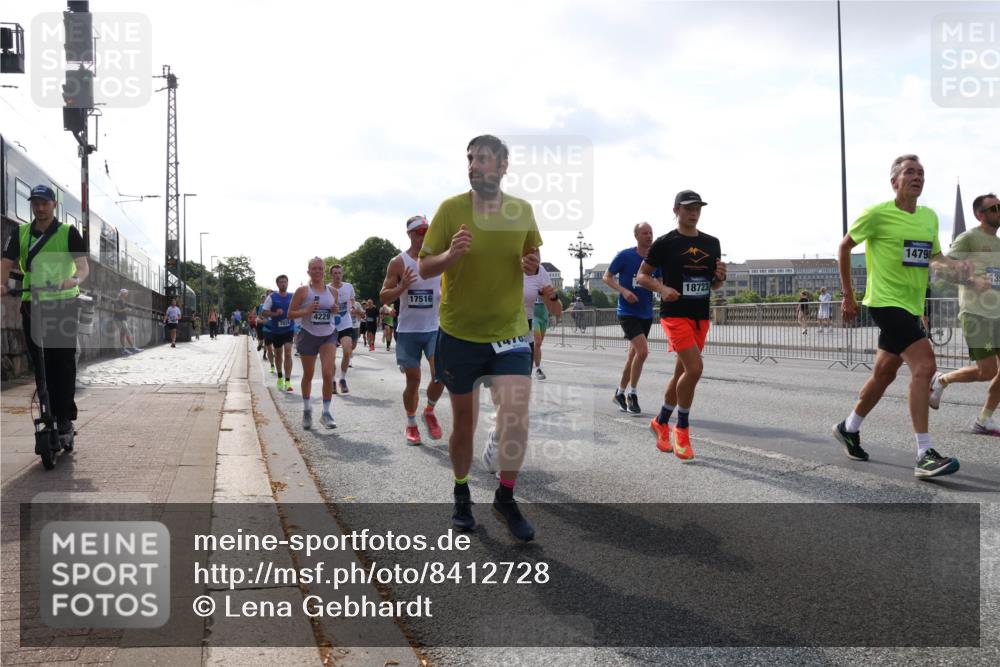 29.06.2025 - hella hamburg halbmarathon Lena Gebhardt http://msf.ph/oto/8412728 29.06.2025 09:50:32 Lombardsbrücke 4229, 17516, 1470, 18723, 14798, 1209, 1358, 1615, 1675, 1688, 1697, 1700, 1803, 1882, 2415, 2568, 2675, 2719, 2826, 3332, 3626, 4205, 4229, 4380, 4398, 4823, 4893, 5248, 5409, 5436, 5472, 5508, 5745, 5752, 5791, 5803, 5916, 6080, 6458, 6529, 6649, 6686, 6687, 6704, 7026, 7774, 8450, 8958, 9017, 9116, 9294, 9302, 9365, 9711, 10064, 10218, 10783, 10894, 10922, 11281, 11284, 11305, 11379, 11767, 12292, 12540, 12554, 12895, 13725 meine-sportfotos.de
