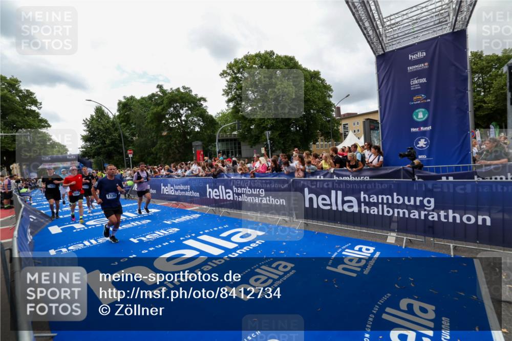 29.06.2025 - hella hamburg halbmarathon Zöllner http://msf.ph/oto/8412734 29.06.2025 10:47:03 Ziel 1139, 1689, 4377, 5472, 9794, 10122, 13728, 14385, 14415, 14449, 14594, 14783, 15825, 16081, 17979 meine-sportfotos.de