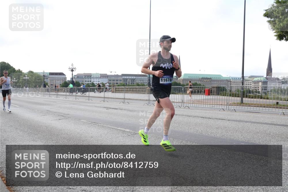 29.06.2025 - hella hamburg halbmarathon Lena Gebhardt http://msf.ph/oto/8412759 29.06.2025 09:39:44 Lombardsbrücke 6380, 11678, 51, 53, 4524, 6380, 6699, 11342, 11678, 13016, 14188, 14932, 14933, 15166, 16548, 17402, 18694, 18848, 19072, 19108 meine-sportfotos.de