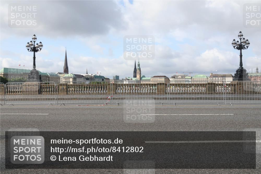 29.06.2025 - hella hamburg halbmarathon Lena Gebhardt http://msf.ph/oto/8412802 29.06.2025 08:55:43 Lombardsbrücke  meine-sportfotos.de