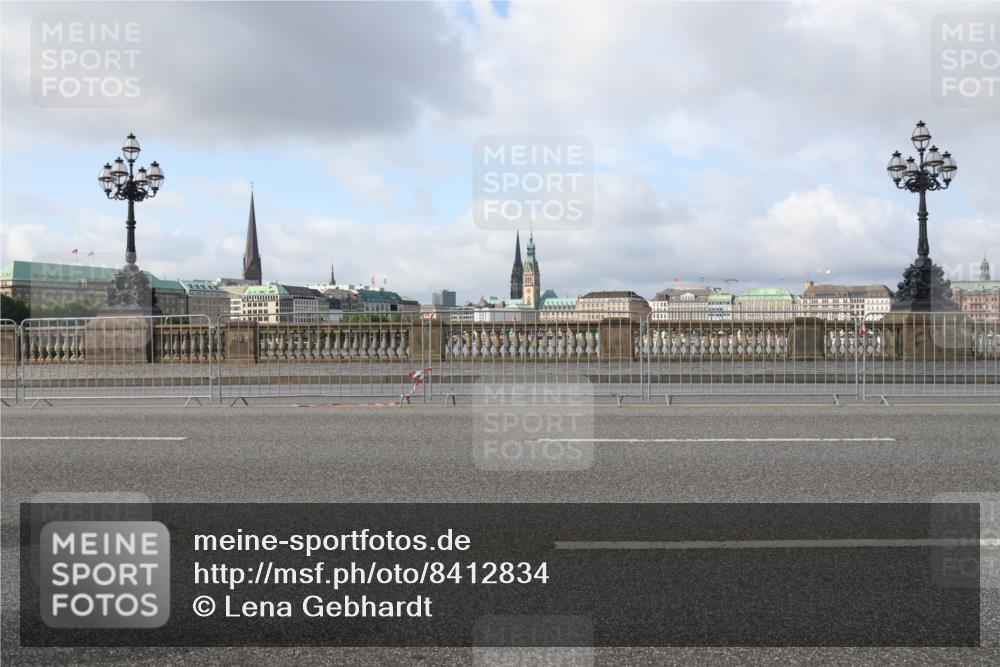 29.06.2025 - hella hamburg halbmarathon Lena Gebhardt http://msf.ph/oto/8412834 29.06.2025 08:55:43 Lombardsbrücke  meine-sportfotos.de