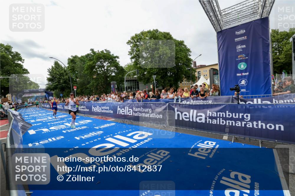 29.06.2025 - hella hamburg halbmarathon Zöllner http://msf.ph/oto/8412837 29.06.2025 10:23:48 Ziel 5301, 6699, 9151, 9447, 10780 meine-sportfotos.de