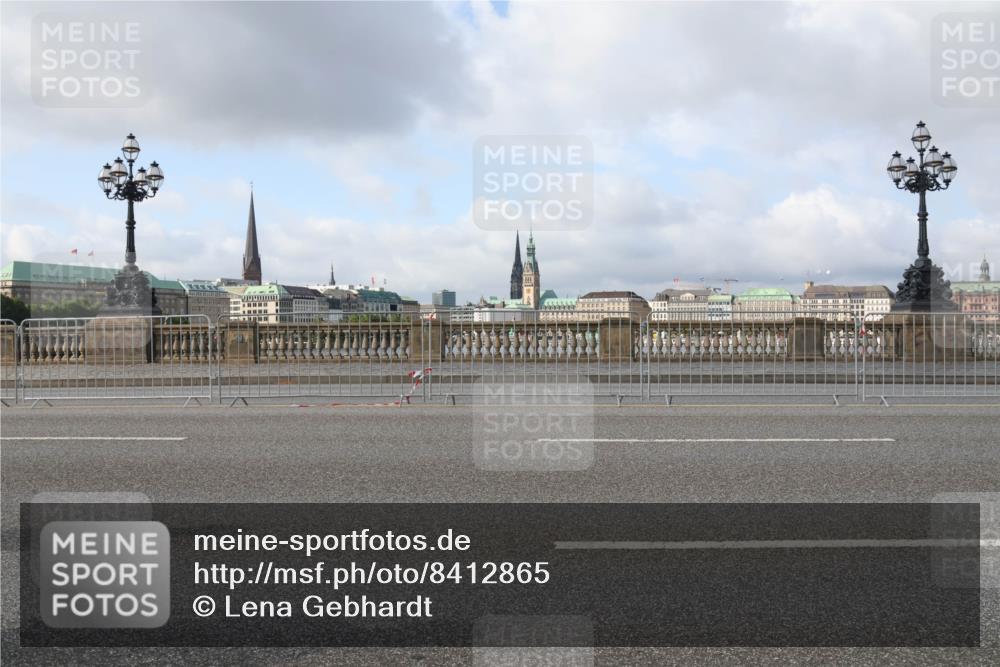 29.06.2025 - hella hamburg halbmarathon Lena Gebhardt http://msf.ph/oto/8412865 29.06.2025 08:55:43 Lombardsbrücke  meine-sportfotos.de
