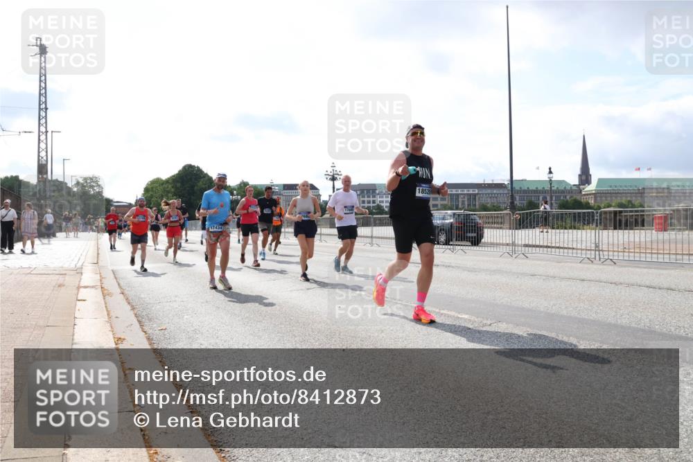 29.06.2025 - hella hamburg halbmarathon Lena Gebhardt http://msf.ph/oto/8412873 29.06.2025 10:04:43 Lombardsbrücke 17434, 17685, 18520, 1126, 1213, 1316, 1347, 1377, 1559, 1674, 2011, 2463, 2628, 2698, 2852, 2979, 3994, 4146, 4293, 4394, 4538, 4587, 4951, 5354, 5365, 5869, 5976, 6311, 6709, 7302, 8049, 8217, 9019, 9489, 10100, 10213, 10709, 10834, 10962, 11088, 11551, 11582, 11595, 12125, 12924, 12998, 13242, 13533, 13625, 14340, 14436, 14917, 15532, 16128, 16134, 16145, 16357, 16579, 16753, 16989, 16995, 17071, 17112, 17113, 17434, 17814, 17818 meine-sportfotos.de