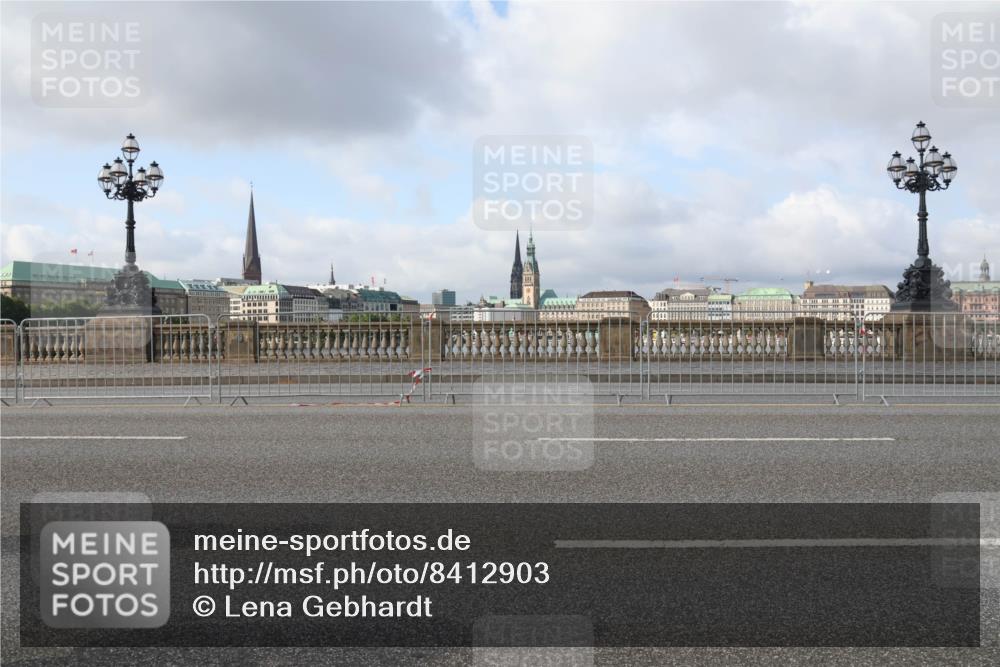 29.06.2025 - hella hamburg halbmarathon Lena Gebhardt http://msf.ph/oto/8412903 29.06.2025 08:55:43 Lombardsbrücke  meine-sportfotos.de