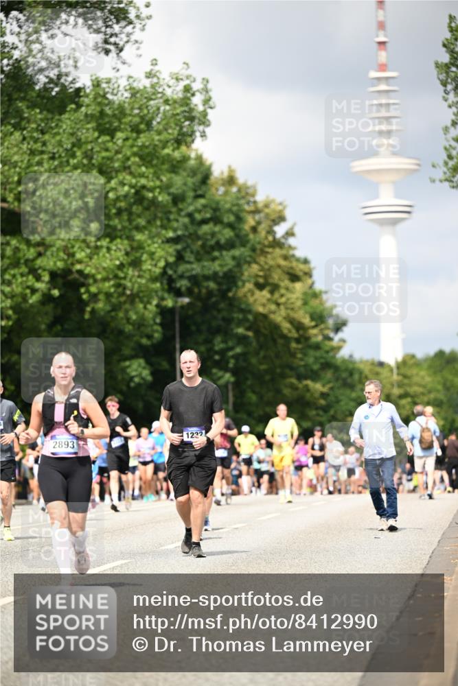 29.06.2025 - hella hamburg halbmarathon Dr. Thomas Lammeyer http://msf.ph/oto/8412990 29.06.2025 10:43:43 Kennedybrücke 1232, 2092, 2498, 2893, 3353, 4855, 6112, 6321, 6342, 6343, 6611, 7053, 7125, 7263, 7501, 7684, 7815, 8243, 8367, 8457, 8783, 9393, 9708, 10001, 10315, 10516, 10554, 10604, 10696, 10888, 11313, 11381, 11382 meine-sportfotos.de