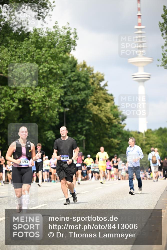29.06.2025 - hella hamburg halbmarathon Dr. Thomas Lammeyer http://msf.ph/oto/8413006 29.06.2025 10:43:43 Kennedybrücke 1232, 2092, 2498, 2893, 3353, 4855, 6112, 6321, 6342, 6343, 6611, 7053, 7125, 7263, 7501, 7684, 7815, 8243, 8367, 8457, 8783, 9393, 9708, 10001, 10315, 10516, 10554, 10604, 10696, 10888, 11313, 11381, 11382 meine-sportfotos.de