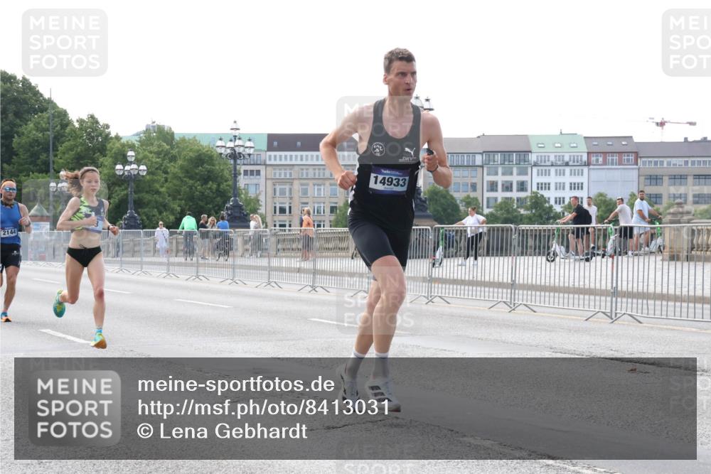 29.06.2025 - hella hamburg halbmarathon Lena Gebhardt http://msf.ph/oto/8413031 29.06.2025 09:39:49 Lombardsbrücke 2144, 14933, 51, 53, 2144, 2659, 3720, 4524, 6380, 6699, 11342, 11678, 13016, 14717, 14932, 14933, 15166, 16120, 16548, 17402, 18694, 18848, 19072, 19108 meine-sportfotos.de