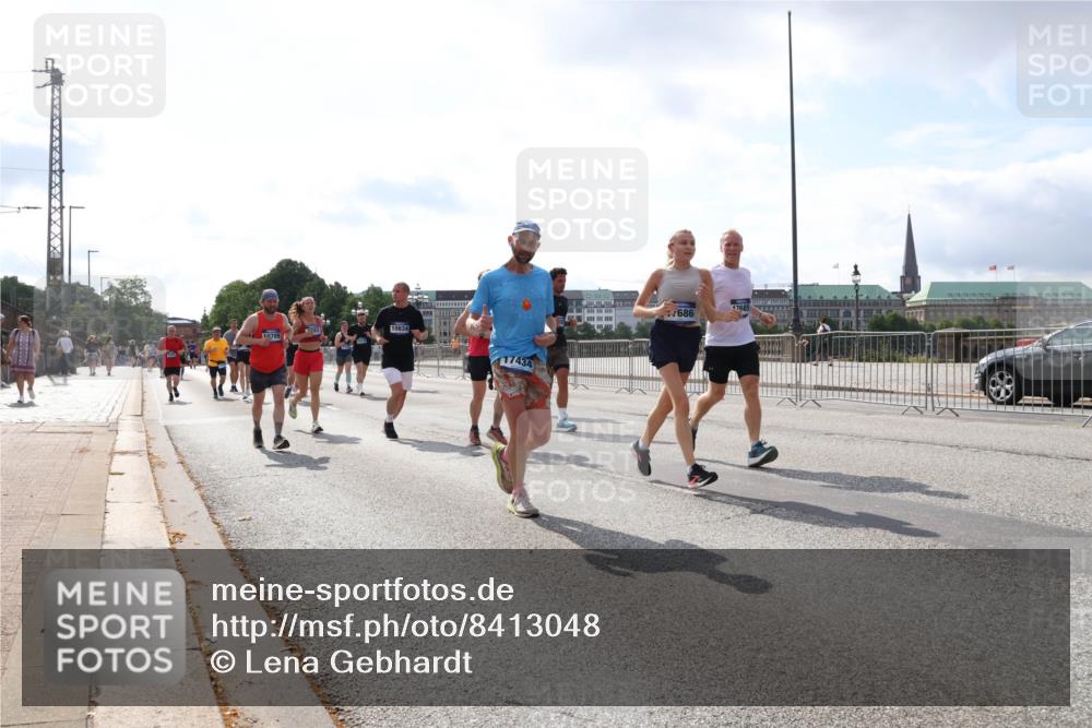 29.06.2025 - hella hamburg halbmarathon Lena Gebhardt http://msf.ph/oto/8413048 29.06.2025 10:04:44 Lombardsbrücke 10709, 10834, 17434, 686, 1126, 1213, 1316, 1347, 1377, 1559, 1674, 2011, 2463, 2628, 2698, 2852, 3994, 4146, 4293, 4394, 4538, 4587, 4951, 5354, 5365, 5869, 5976, 6311, 6709, 7302, 8049, 8217, 9019, 9489, 10100, 10213, 10709, 10834, 10962, 11088, 11551, 11595, 12125, 12924, 12998, 13242, 13533, 13625, 14340, 14436, 14917, 15532, 16128, 16134, 16145, 16357, 16579, 16753, 16989, 16995, 17071, 17112, 17113, 17434, 17814, 17818 meine-sportfotos.de