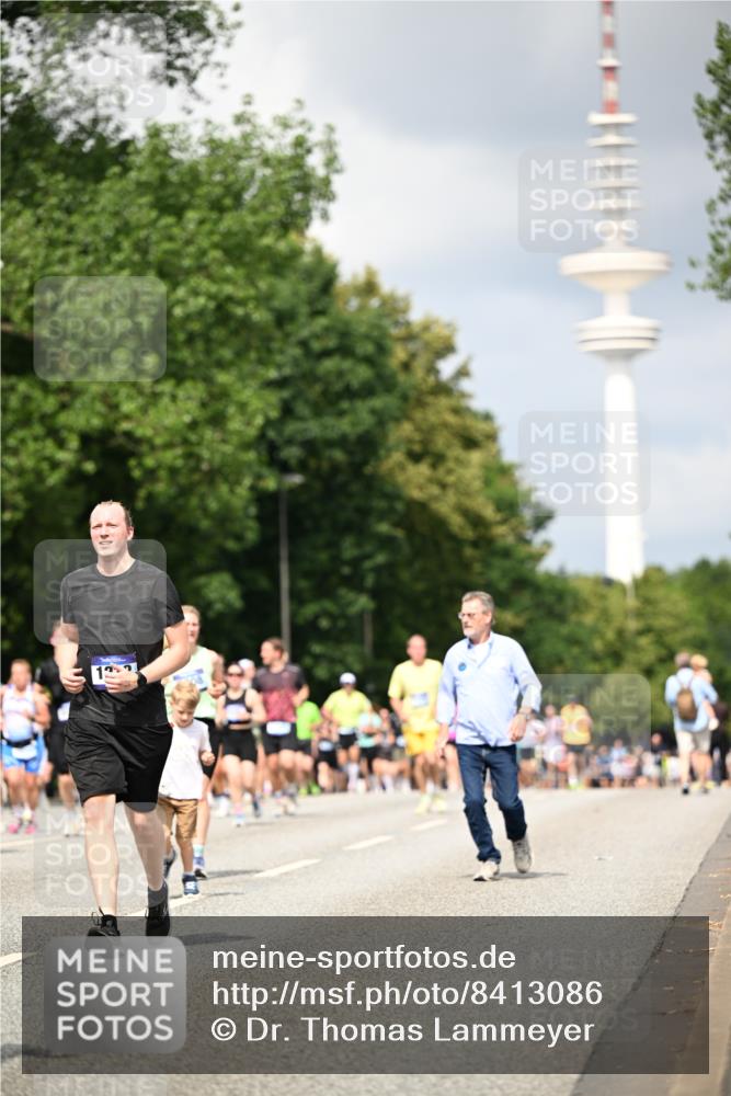 29.06.2025 - hella hamburg halbmarathon Dr. Thomas Lammeyer http://msf.ph/oto/8413086 29.06.2025 10:43:46 Kennedybrücke 1232, 2498, 2893, 3353, 3727, 4855, 6321, 6342, 6343, 6611, 7053, 7125, 7263, 7501, 7684, 8243, 8367, 8457, 8783, 9393, 9455, 9708, 10001, 10315, 10516, 10554, 10888, 10901, 11313, 11381, 11382 meine-sportfotos.de