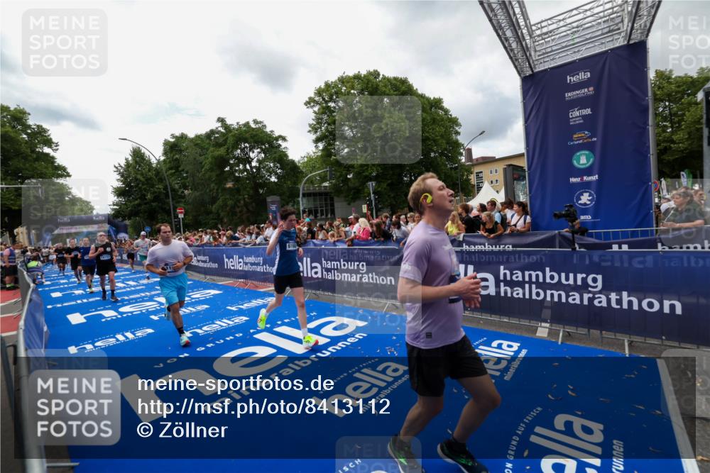 29.06.2025 - hella hamburg halbmarathon Zöllner http://msf.ph/oto/8413112 29.06.2025 10:47:25 Ziel 51, 2274, 2864, 5024, 5650, 6168, 6203, 8693, 10423, 11077, 11491, 11518, 13782, 14722, 15350, 15611, 16089, 16286, 16819, 18974 meine-sportfotos.de