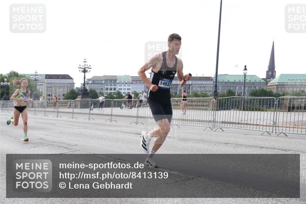 29.06.2025 - hella hamburg halbmarathon Lena Gebhardt http://msf.ph/oto/8413139 29.06.2025 09:39:49 Lombardsbrücke 14933, 51, 53, 2144, 2659, 3720, 4524, 6380, 6699, 11342, 11678, 13016, 14717, 14932, 14933, 15166, 16120, 16548, 17402, 18694, 18848, 19072, 19108 meine-sportfotos.de