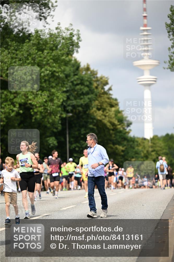 29.06.2025 - hella hamburg halbmarathon Dr. Thomas Lammeyer http://msf.ph/oto/8413161 29.06.2025 10:43:48 Kennedybrücke 1232, 2498, 2893, 3353, 3727, 4523, 4659, 4855, 6321, 6342, 6343, 6611, 6698, 7053, 7125, 7263, 7501, 7684, 8243, 8367, 8457, 8783, 9393, 9455, 9708, 10001, 10315, 10516, 10554, 10888, 10901, 11313, 11381, 11382 meine-sportfotos.de