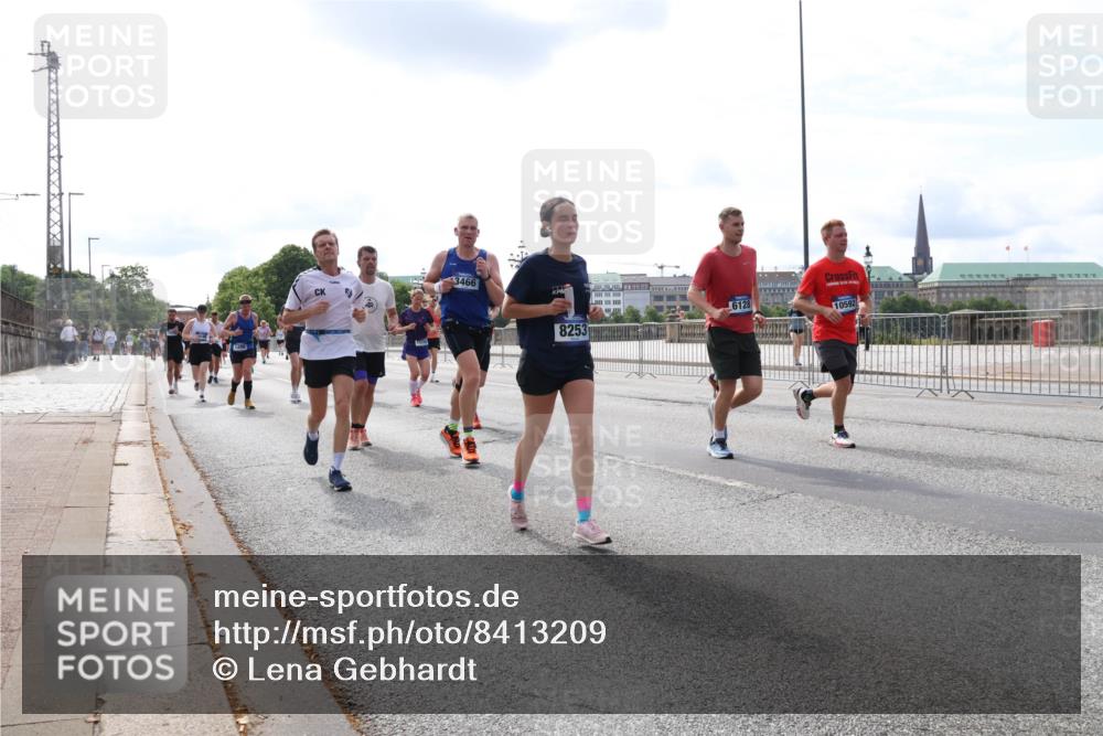 29.06.2025 - hella hamburg halbmarathon Lena Gebhardt http://msf.ph/oto/8413209 29.06.2025 10:17:19 Lombardsbrücke 3466, 8253, 6128, 10592, 1083, 1137, 1204, 1298, 1331, 1348, 1356, 1477, 1553, 1602, 2225, 2259, 2305, 2860, 2908, 3210, 3464, 3466, 3622, 3802, 3803, 4194, 4218, 4852, 5023, 5390, 5929, 5930, 5995, 6126, 6128, 6336, 6352, 6520, 6522, 6786, 7011, 7114, 7115, 7257, 7291, 7345, 7360, 7376, 7410, 7445, 7566, 7647, 7844, 7924, 7928, 7945, 8210, 8253, 8263, 8309, 8351, 8433, 8513, 8558, 8895, 8983, 9152, 9259, 9848 meine-sportfotos.de