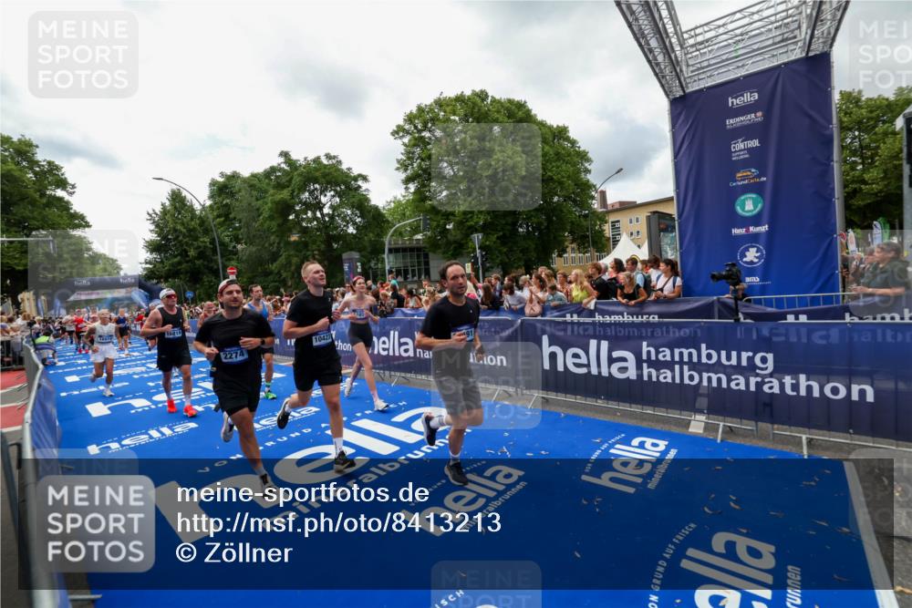 29.06.2025 - hella hamburg halbmarathon Zöllner http://msf.ph/oto/8413213 29.06.2025 10:47:30 Ziel 51, 1012, 1592, 2274, 2839, 2869, 2953, 3304, 5532, 5650, 8693, 8852, 9305, 10423, 11021, 11077, 11491, 12870, 15350, 15923, 16089, 16819, 17846, 17905, 18758, 18974 meine-sportfotos.de