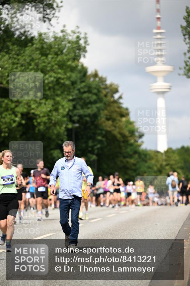 29.06.2025 - hella hamburg halbmarathon Dr. Thomas Lammeyer http://msf.ph/oto/8413221 29.06.2025 10:43:50 Kennedybrücke 1232, 2498, 2893, 3353, 3727, 4523, 4659, 4855, 6321, 6342, 6343, 6611, 6698, 7053, 7125, 7263, 7501, 7684, 8243, 8367, 8457, 8783, 9393, 9455, 9708, 10001, 10315, 10516, 10554, 10714, 10888, 10901, 11381, 11382 meine-sportfotos.de