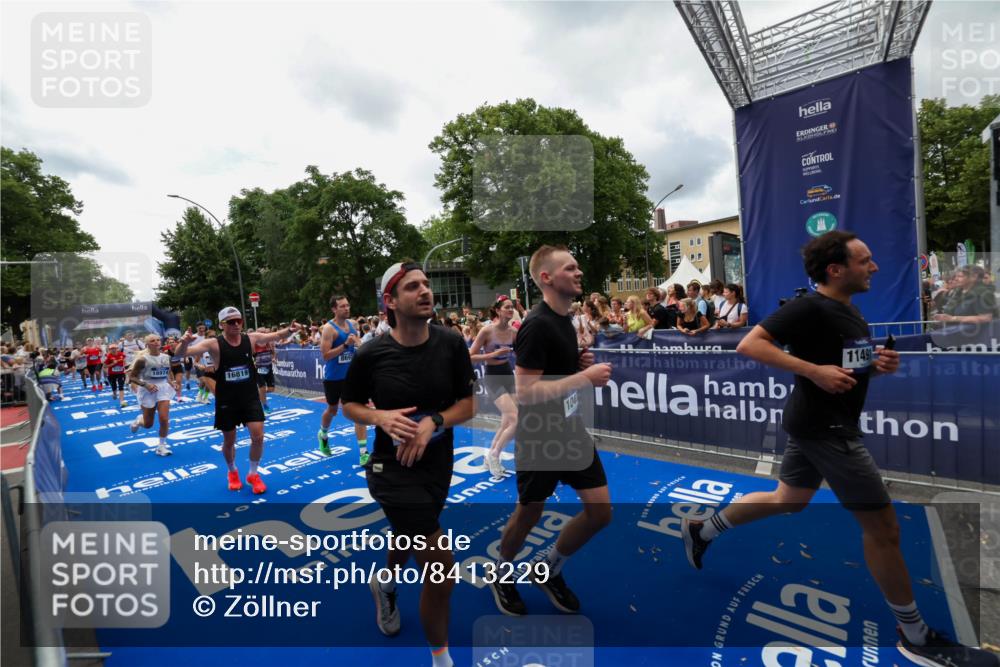 29.06.2025 - hella hamburg halbmarathon Zöllner http://msf.ph/oto/8413229 29.06.2025 10:47:31 Ziel 51, 1012, 1592, 2274, 2839, 2869, 2953, 3304, 5532, 5650, 8234, 8693, 8852, 9305, 10423, 11021, 11077, 11491, 12870, 13223, 13303, 15350, 15479, 15923, 16819, 17846, 17905, 18758, 18974 meine-sportfotos.de