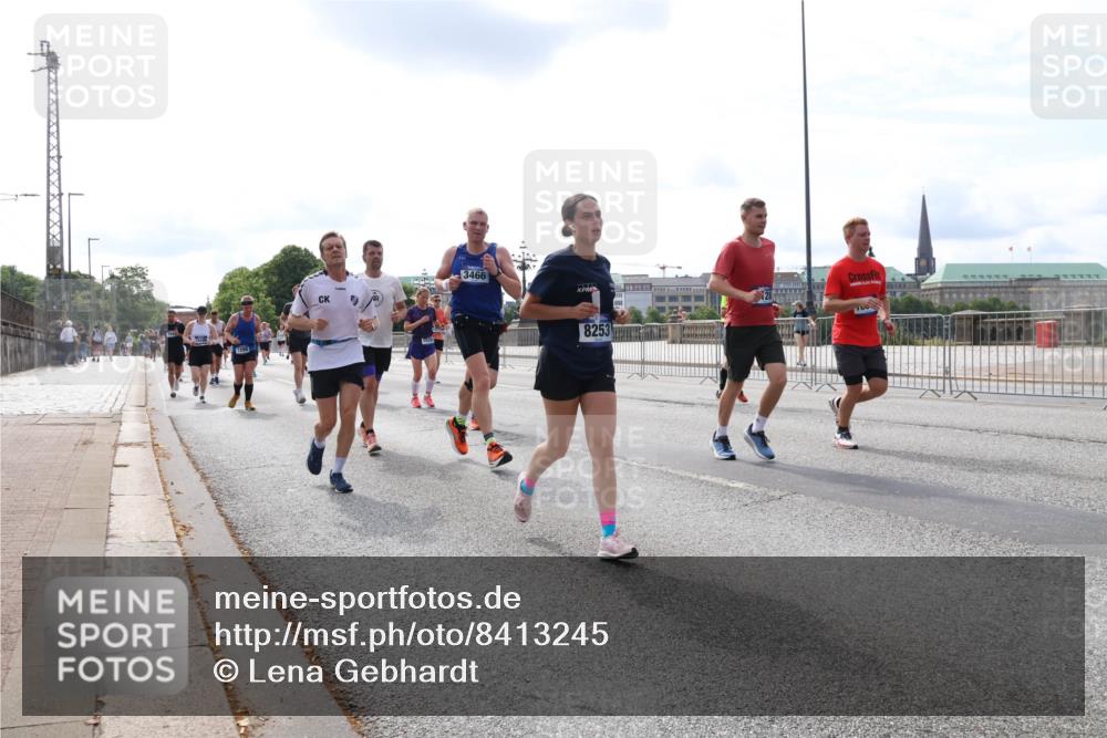 29.06.2025 - hella hamburg halbmarathon Lena Gebhardt http://msf.ph/oto/8413245 29.06.2025 10:17:20 Lombardsbrücke 1243, 3466, 8253, 1083, 1137, 1204, 1298, 1331, 1348, 1356, 1477, 1553, 2225, 2259, 2305, 2860, 2908, 3210, 3464, 3466, 3622, 3802, 3803, 4194, 4218, 4852, 5023, 5390, 5929, 5930, 5995, 6126, 6128, 6254, 6336, 6352, 6520, 6522, 6786, 7011, 7114, 7115, 7257, 7291, 7345, 7360, 7376, 7410, 7445, 7566, 7647, 7844, 7924, 7928, 7945, 8210, 8253, 8263, 8309, 8351, 8433, 8513, 8558, 8895, 8983, 9152, 9259, 9848 meine-sportfotos.de