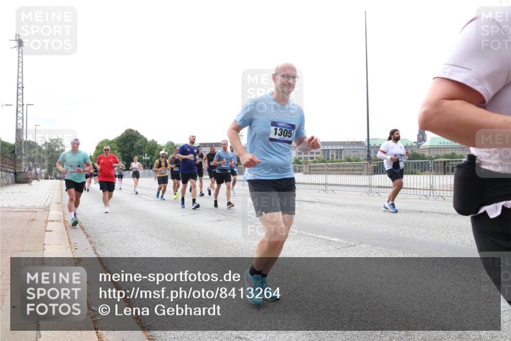 29.06.2025 - hella hamburg halbmarathon Lena Gebhardt http://msf.ph/oto/8413264 29.06.2025 10:25:51 Lombardsbrücke 16381, 1305, 1093, 1305, 1479, 1481, 2278, 3343, 3765, 4378, 4797, 5028, 5497, 6663, 6869, 8276, 8881, 9811, 10104, 10219, 10845, 10846, 11139, 11157, 11596, 11662, 11699, 11828, 11859, 12074, 12505, 12838, 12945, 12946, 13653, 13842, 14063, 14179, 14223, 14356, 14726, 14936, 15283, 16289, 16354, 16381, 16927, 17369, 19144 meine-sportfotos.de