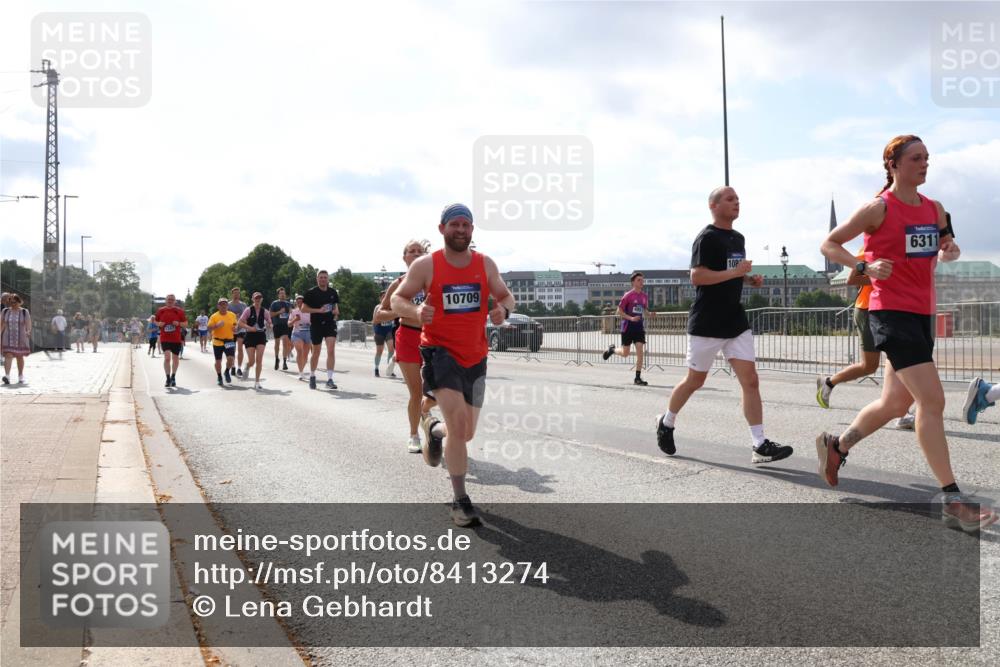 29.06.2025 - hella hamburg halbmarathon Lena Gebhardt http://msf.ph/oto/8413274 29.06.2025 10:04:46 Lombardsbrücke 108, 10709, 6311, 1126, 1213, 1316, 1347, 1377, 1559, 1674, 2011, 2424, 2463, 2628, 2698, 2852, 3071, 3413, 3994, 4146, 4293, 4394, 4538, 4587, 4951, 5354, 5365, 5869, 6311, 7302, 8049, 8089, 8217, 9019, 9489, 10100, 10213, 10709, 10834, 10962, 11088, 11551, 11595, 12125, 12924, 12998, 13242, 13533, 13625, 14340, 14436, 14917, 15532, 16128, 16134, 16145, 16357, 16579, 16753, 16989, 16995, 17071, 17112, 17113, 17434, 17814, 17818 meine-sportfotos.de