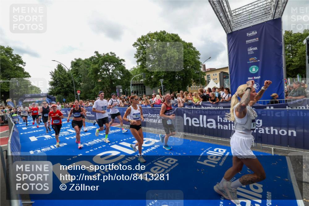 29.06.2025 - hella hamburg halbmarathon Zöllner http://msf.ph/oto/8413281 29.06.2025 10:47:33 Ziel 51, 1012, 1070, 1592, 1696, 2284, 2839, 2869, 2953, 3304, 5532, 5650, 5889, 8023, 8234, 8693, 8852, 8927, 9305, 11021, 12870, 13223, 13303, 15350, 15479, 15923, 16819, 17846, 17905, 18758, 18974 meine-sportfotos.de