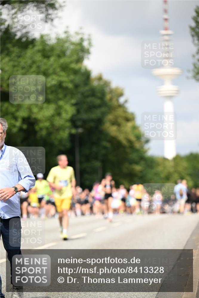 29.06.2025 - hella hamburg halbmarathon Dr. Thomas Lammeyer http://msf.ph/oto/8413328 29.06.2025 10:43:53 Kennedybrücke 1232, 1760, 2893, 3046, 3353, 3727, 4523, 4659, 4855, 6321, 6342, 6343, 6611, 6698, 6739, 7053, 7125, 7501, 7684, 8243, 8367, 8457, 9393, 9455, 9708, 10001, 10512, 10516, 10554, 10714, 10888, 10901, 11381, 11382 meine-sportfotos.de
