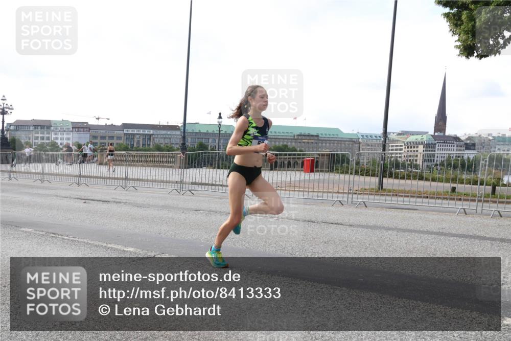 29.06.2025 - hella hamburg halbmarathon Lena Gebhardt http://msf.ph/oto/8413333 29.06.2025 09:39:51 Lombardsbrücke 51, 53, 2144, 2659, 3720, 4524, 6380, 6699, 11342, 11678, 13016, 14717, 14932, 14933, 15166, 16120, 16548, 17402, 18694, 18848, 19108 meine-sportfotos.de