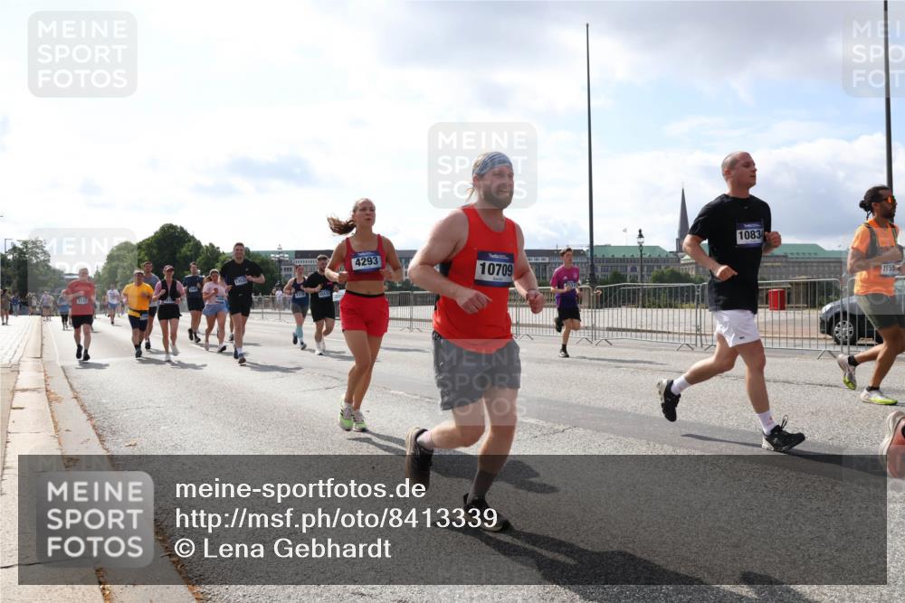 29.06.2025 - hella hamburg halbmarathon Lena Gebhardt http://msf.ph/oto/8413339 29.06.2025 10:04:46 Lombardsbrücke 1347, 15632, 4293, 10709, 1083, 1155, 1126, 1213, 1316, 1347, 1377, 1559, 1674, 2011, 2424, 2463, 2628, 2698, 2852, 3071, 3413, 3994, 4146, 4293, 4394, 4538, 4587, 4951, 5354, 5365, 5869, 6311, 7302, 8049, 8089, 8217, 9019, 9489, 10100, 10213, 10709, 10834, 10962, 11088, 11551, 11595, 12125, 12924, 12998, 13242, 13533, 13625, 14340, 14436, 14917, 15532, 16128, 16134, 16145, 16357, 16579, 16753, 16989, 16995, 17071, 17112, 17113, 17434, 17814, 17818 meine-sportfotos.de
