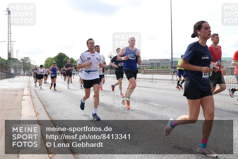 29.06.2025 - hella hamburg halbmarathon Lena Gebhardt http://msf.ph/oto/8413341 29.06.2025 10:17:20 Lombardsbrücke 1298, 170, 3466, 1083, 1137, 1204, 1298, 1331, 1348, 1356, 1477, 1553, 2225, 2259, 2305, 2860, 2908, 3210, 3464, 3466, 3622, 3802, 3803, 4194, 4218, 4852, 5023, 5390, 5929, 5930, 5995, 6126, 6128, 6254, 6336, 6352, 6520, 6522, 6786, 7011, 7114, 7115, 7257, 7291, 7345, 7360, 7376, 7410, 7445, 7566, 7647, 7844, 7924, 7928, 7945, 8210, 8253, 8263, 8309, 8351, 8433, 8513, 8558, 8895, 8983, 9152, 9259, 9848 meine-sportfotos.de
