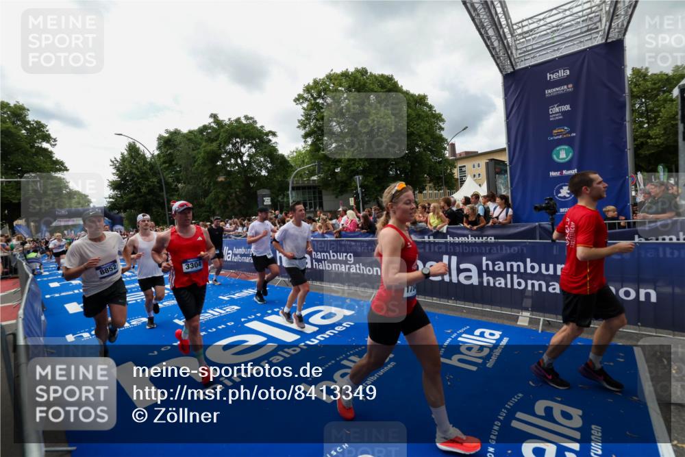 29.06.2025 - hella hamburg halbmarathon Zöllner http://msf.ph/oto/8413349 29.06.2025 10:47:36 Ziel 1070, 1320, 1592, 1696, 2284, 2953, 3304, 5532, 5889, 6009, 8023, 8234, 8852, 8927, 10969, 11021, 12870, 13223, 13303, 14618, 14619, 15451, 15479, 17846, 17905, 18104, 18970, 19181 meine-sportfotos.de