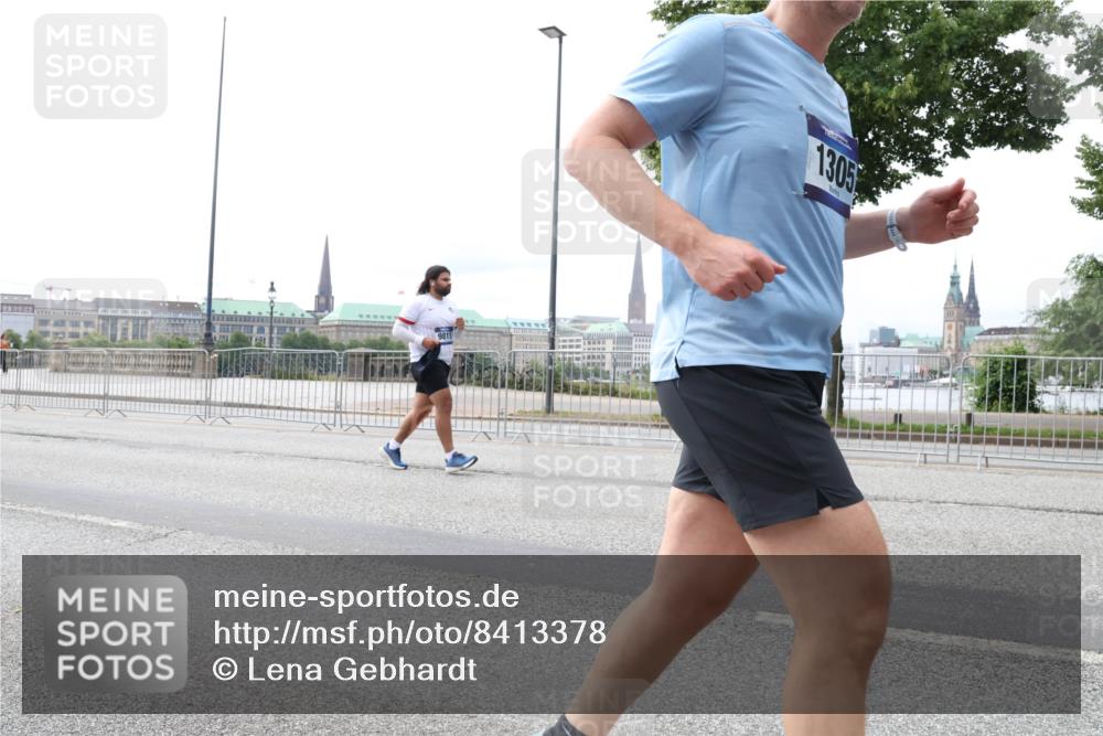 29.06.2025 - hella hamburg halbmarathon Lena Gebhardt http://msf.ph/oto/8413378 29.06.2025 10:25:52 Lombardsbrücke 1305, 1093, 1305, 1479, 1481, 2278, 3343, 3765, 4378, 4797, 5028, 5497, 6663, 8276, 8674, 8881, 9811, 10104, 10219, 10845, 10846, 11139, 11157, 11596, 11662, 11699, 11828, 11859, 12074, 12505, 12838, 12945, 12946, 13653, 13842, 14063, 14179, 14223, 14356, 14726, 14936, 15283, 16289, 16354, 16381, 16927, 17369, 19144 meine-sportfotos.de