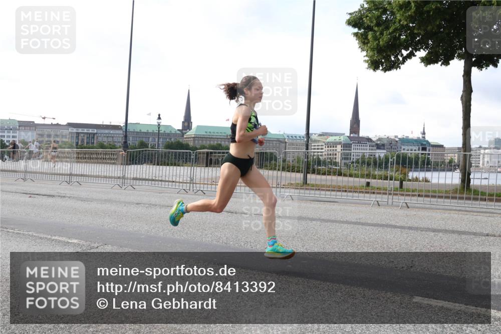 29.06.2025 - hella hamburg halbmarathon Lena Gebhardt http://msf.ph/oto/8413392 29.06.2025 09:39:51 Lombardsbrücke 51, 53, 2144, 2659, 3720, 4524, 6380, 6699, 11342, 11678, 13016, 14717, 14932, 14933, 15166, 16120, 16548, 17402, 18694, 18848, 19108 meine-sportfotos.de