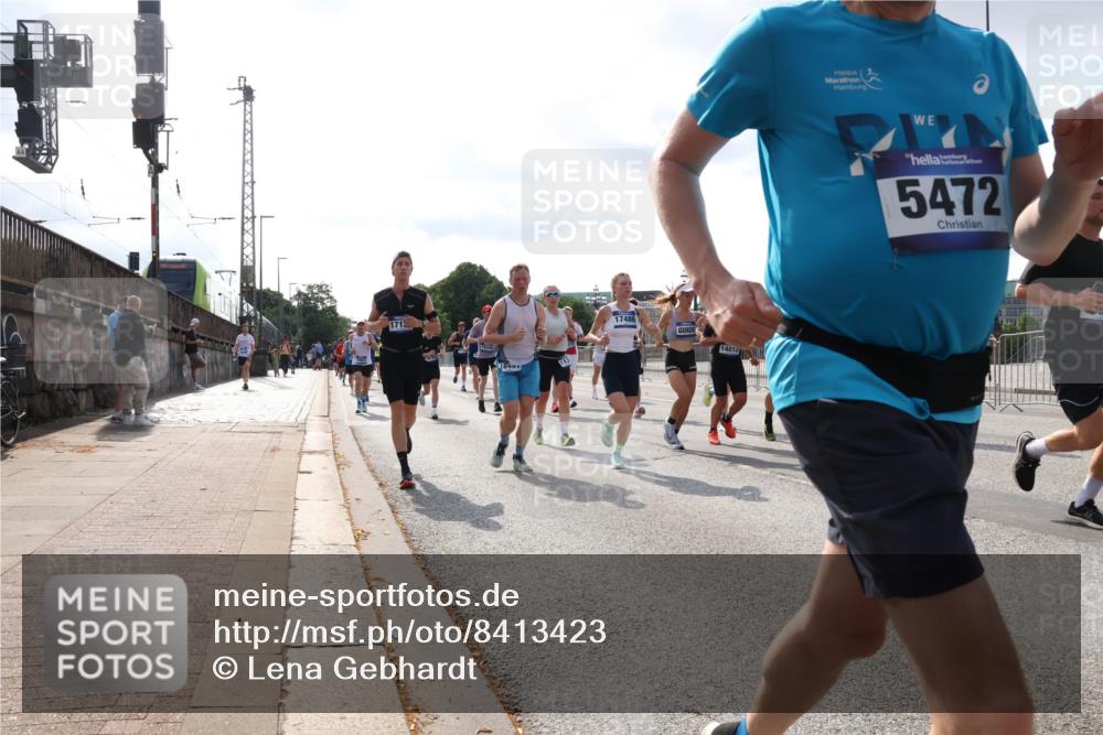 29.06.2025 - hella hamburg halbmarathon Lena Gebhardt http://msf.ph/oto/8413423 29.06.2025 09:50:37 Lombardsbrücke 1712, 18491, 17486, 14012, 5472, 1209, 1358, 1675, 1688, 1697, 1700, 1803, 1882, 2546, 2568, 2675, 2719, 2826, 3056, 3332, 3626, 4205, 4229, 4380, 4398, 4823, 4893, 5026, 5409, 5436, 5472, 5506, 5508, 5745, 5752, 5791, 5803, 5916, 6080, 6458, 6529, 6649, 6686, 6687, 6704, 7026, 7110, 7774, 8450, 8574, 8958, 9017, 9116, 9302, 9365, 9711, 10064, 10218, 10783, 10922, 11281, 11284, 11305, 11379, 11767, 12292, 12540, 12554, 12895, 13725 meine-sportfotos.de