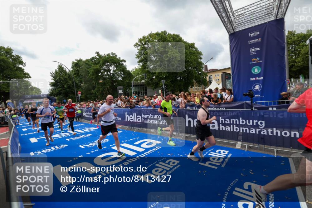 29.06.2025 - hella hamburg halbmarathon Zöllner http://msf.ph/oto/8413427 29.06.2025 10:47:40 Ziel 1070, 1320, 1696, 2284, 2708, 5889, 6009, 7962, 8023, 8234, 8927, 10969, 10988, 13223, 13303, 13948, 14618, 14619, 15451, 15479, 16205, 18104, 18970, 19181 meine-sportfotos.de