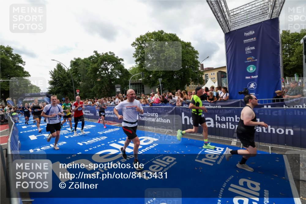 29.06.2025 - hella hamburg halbmarathon Zöllner http://msf.ph/oto/8413431 29.06.2025 10:47:40 Ziel 1070, 1320, 1696, 2284, 2708, 5889, 6009, 7962, 8023, 8234, 8927, 10969, 10988, 13223, 13303, 13948, 14618, 14619, 15451, 15479, 16205, 18104, 18970, 19181 meine-sportfotos.de